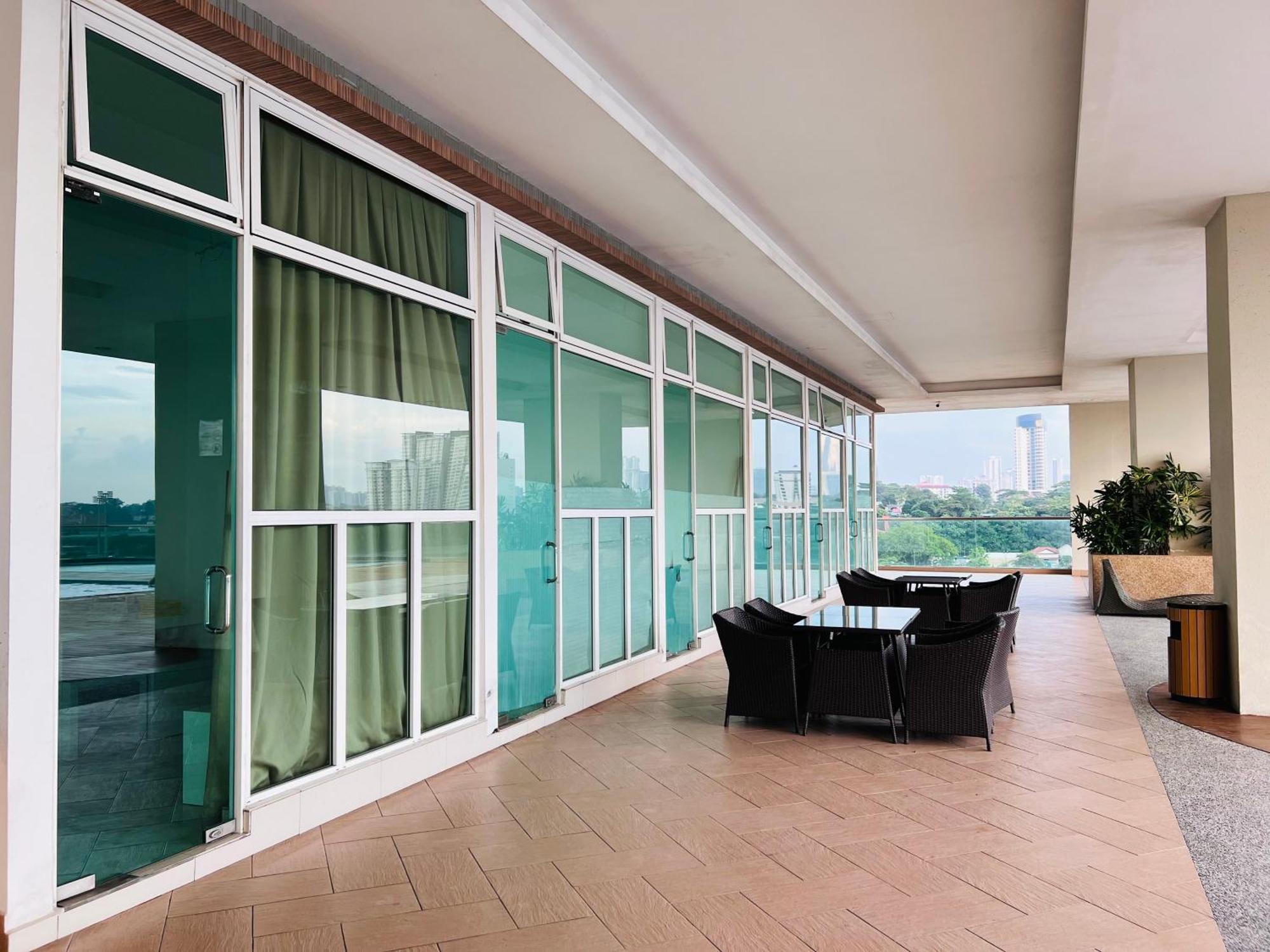 Paragon Residence 2Br4Pax Sleek Stay Nr Ciq Midvalley By Our Stay Johor Bahru Exterior foto